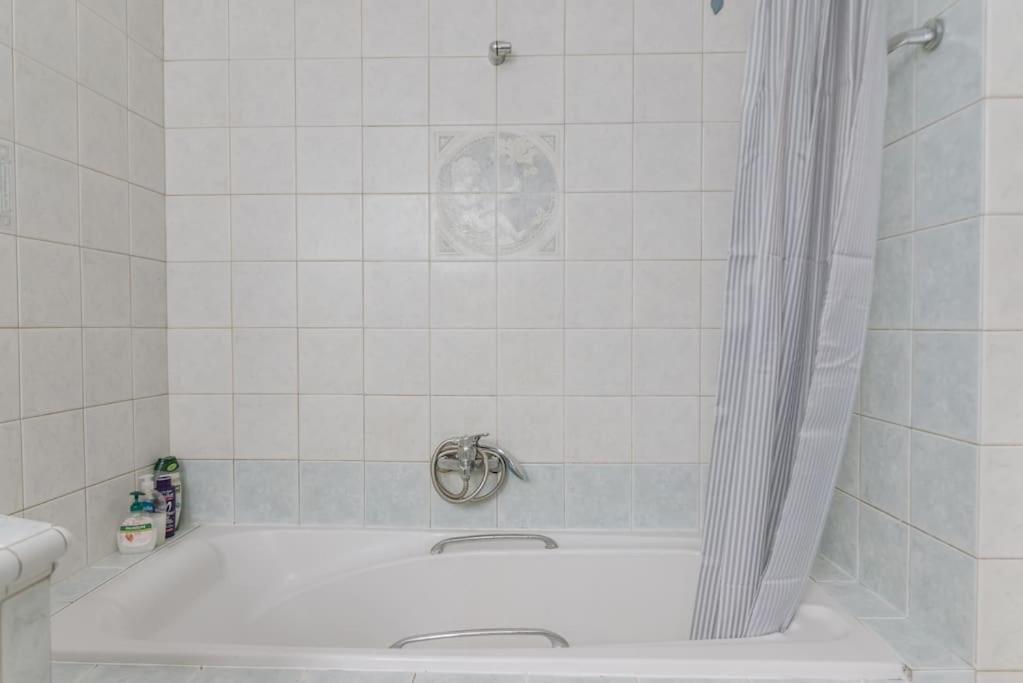 Sunny Apartment For Couples & Friends In Centre 伊拉克利翁 外观 照片