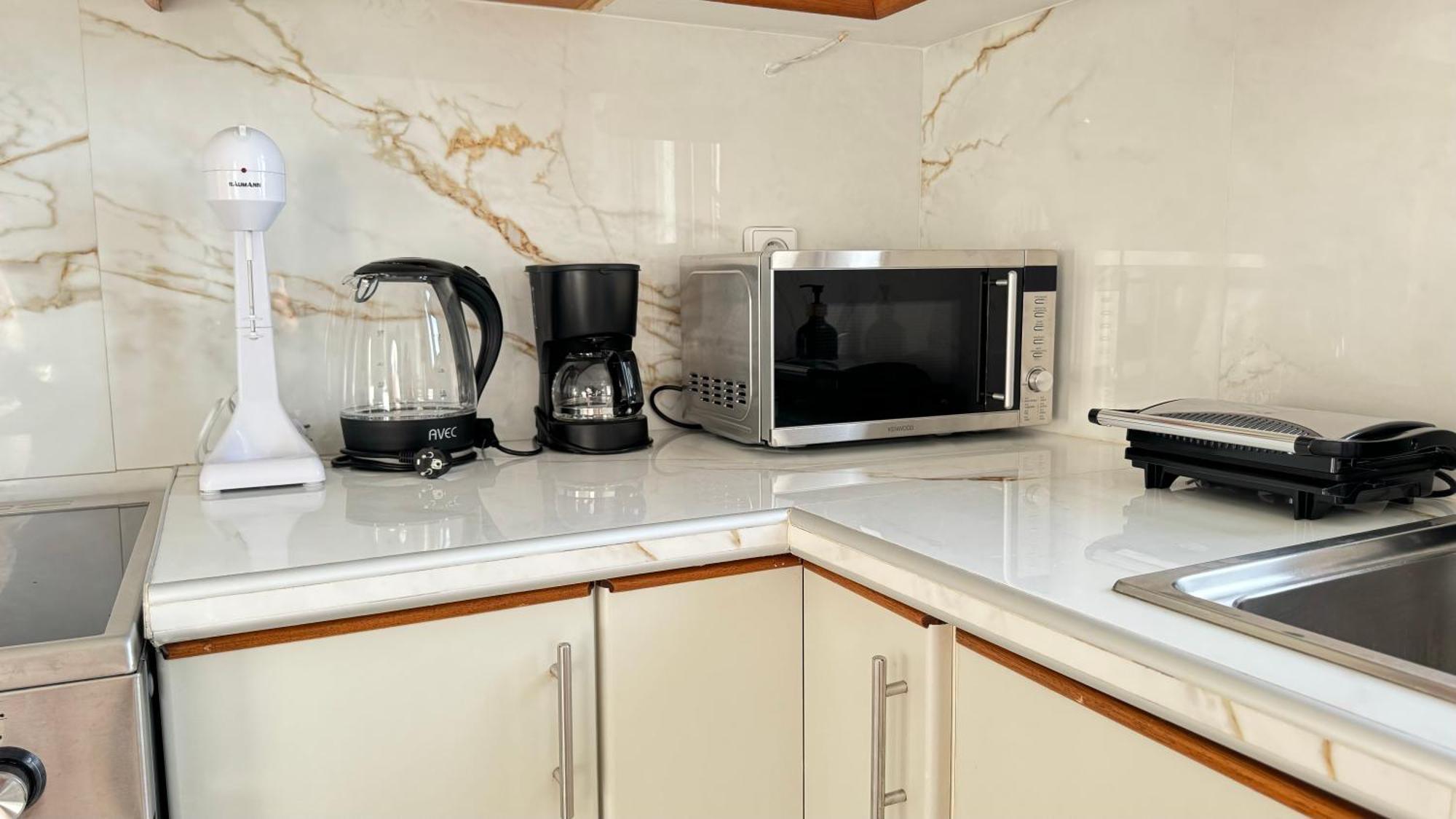 Sunny Apartment For Couples & Friends In Centre 伊拉克利翁 外观 照片