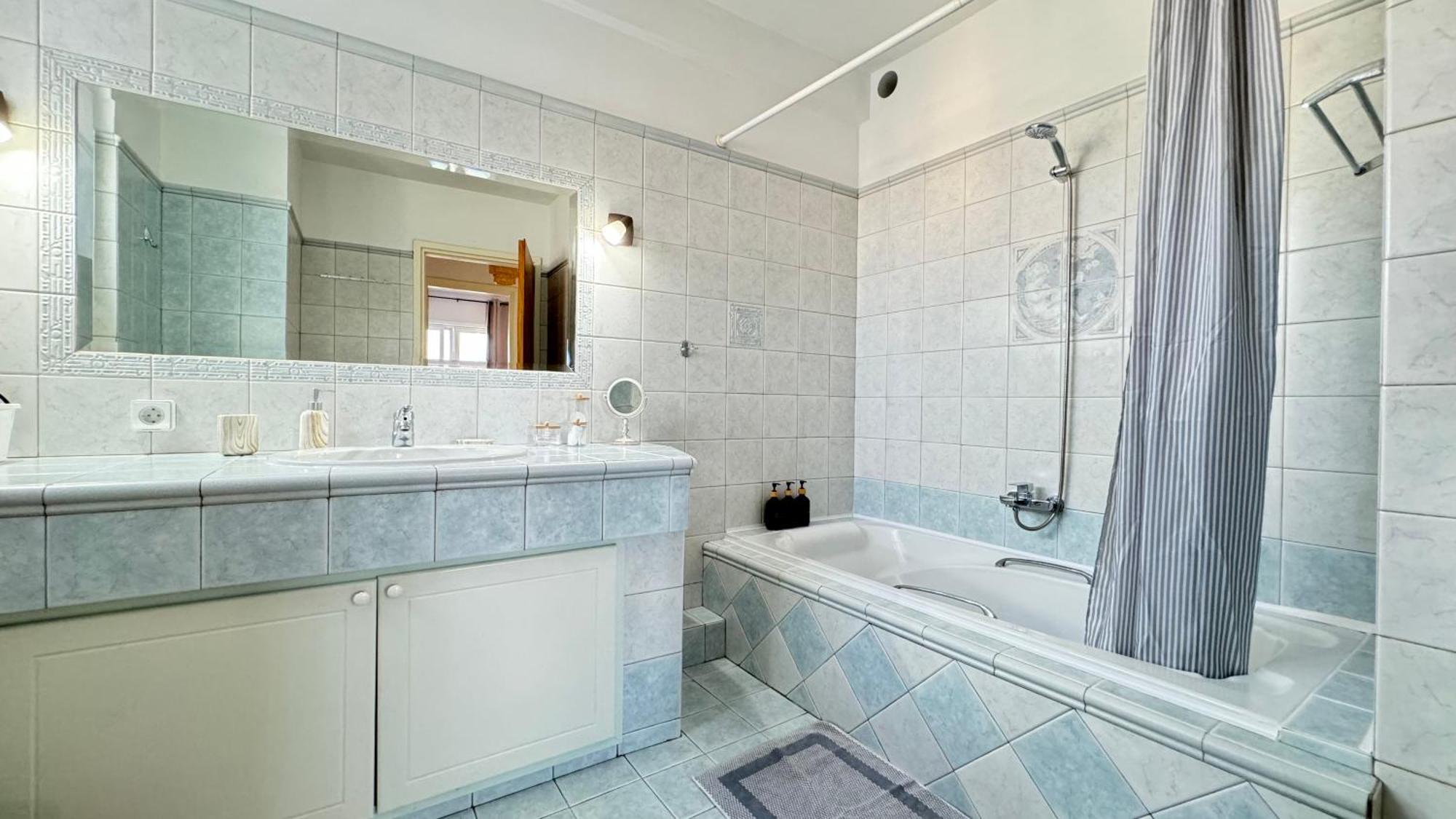 Sunny Apartment For Couples & Friends In Centre 伊拉克利翁 外观 照片