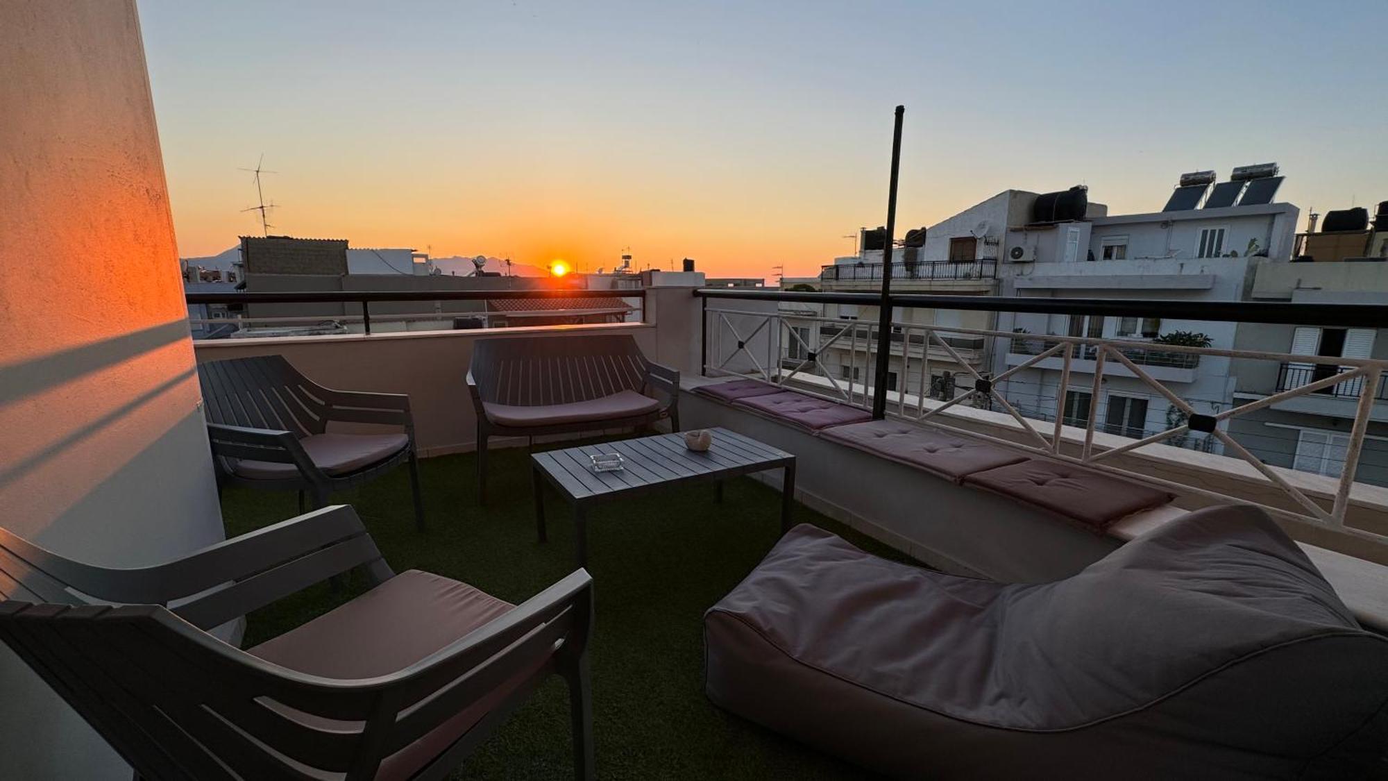 Sunny Apartment For Couples & Friends In Centre 伊拉克利翁 外观 照片